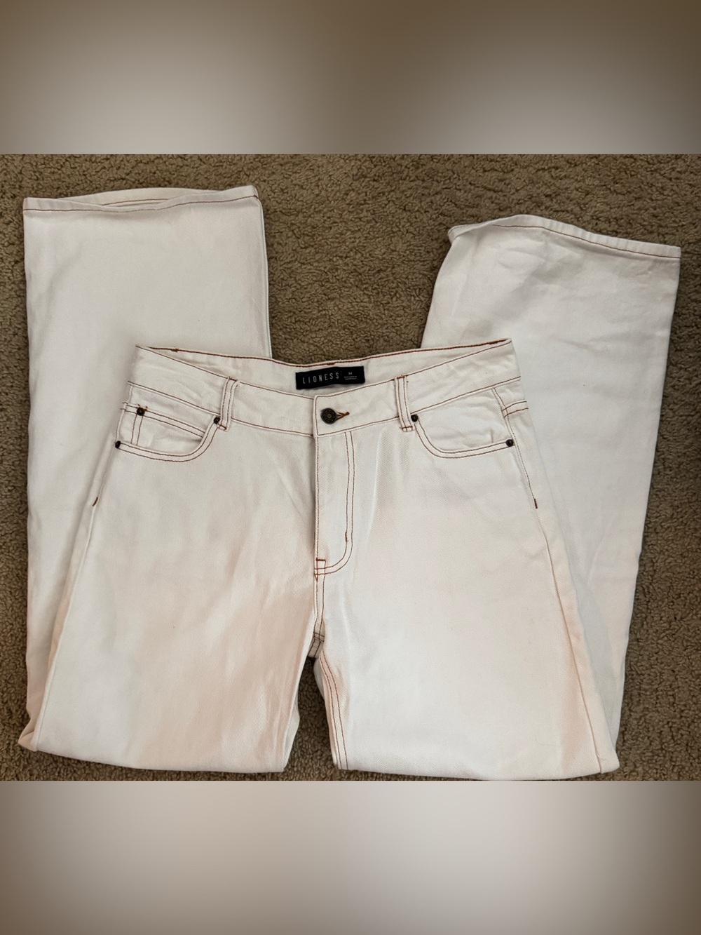 Lioness White Straight Leg Women’s Jeans with Contrast Stitching